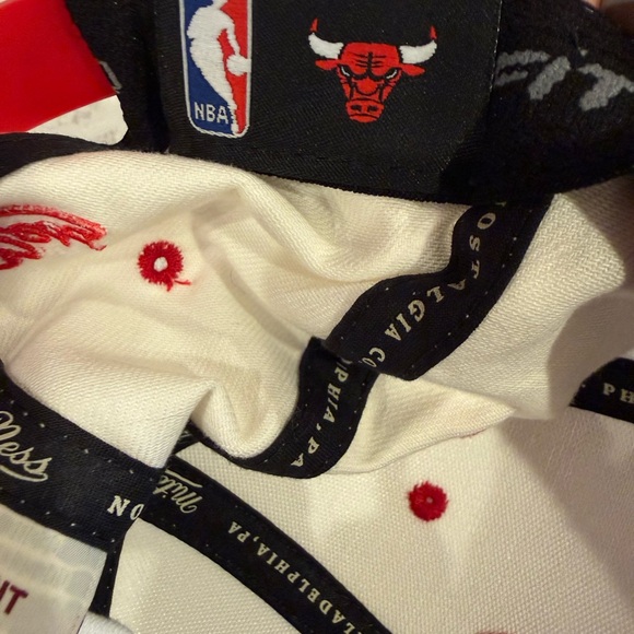 Mitchell & Ness Chicago Bulls Snapback Hat – Red/White – Adjustable – (NWOT) - Picture 7 of 7
